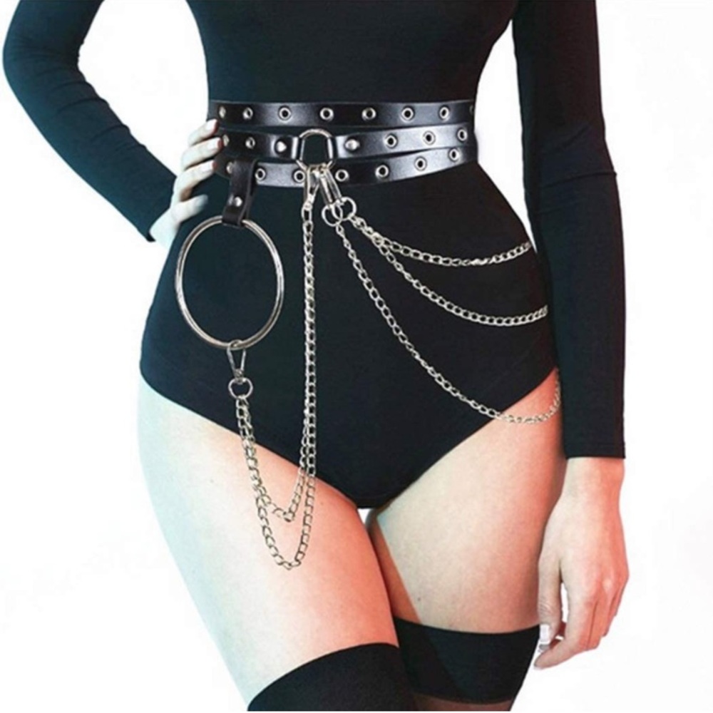 Fun versatile wrap belt with chains